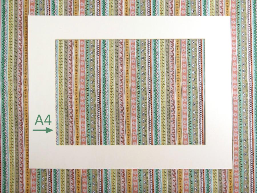Patchwork Stoff mit bunten, gemusterten Streifen aus der Serie Doodle Days von Makower A4 Ansicht